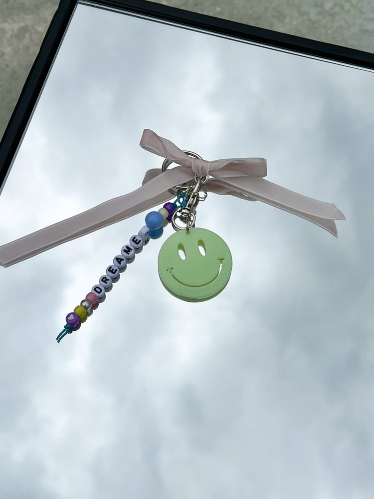 Dreamer Smiley Bow Keychain